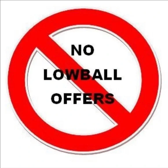 CLEARANCE SALE ❤️💙🦋 - Picture 4 of 5